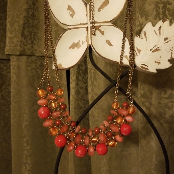 Coral necklace on copper colored chains - Picture 2 of 8